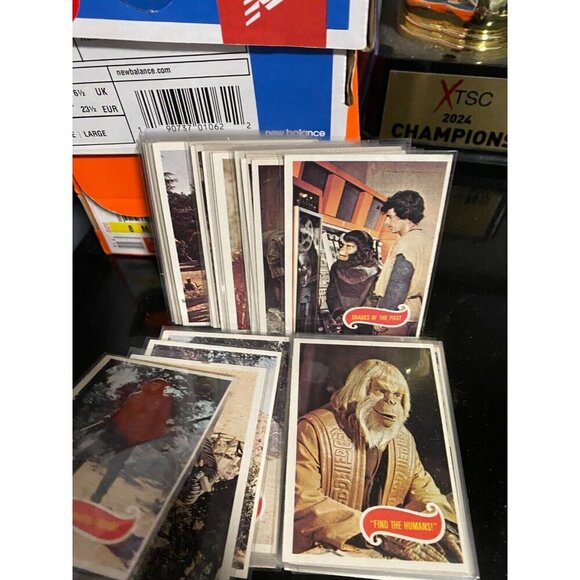 NM-MINT Vintage 1975 Topps Planet Of The Apes Card Lot GREAT CONDITION - Picture 7 of 10